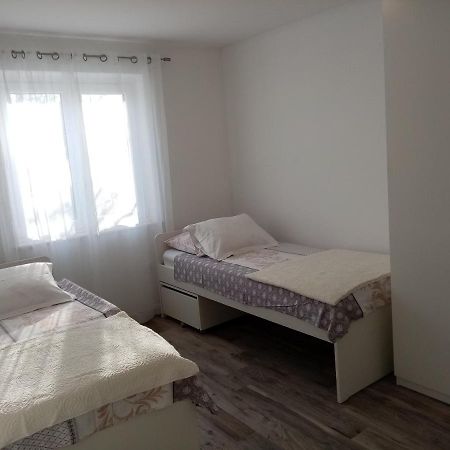 米利尼Dvosobni Apartman Luka公寓 外观 照片